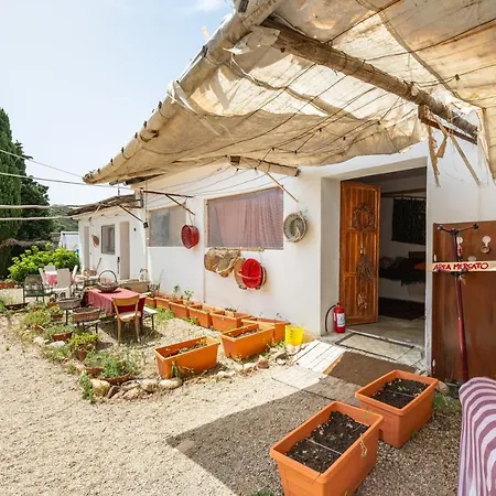Campingplads Orange Tent - In Our Garden *